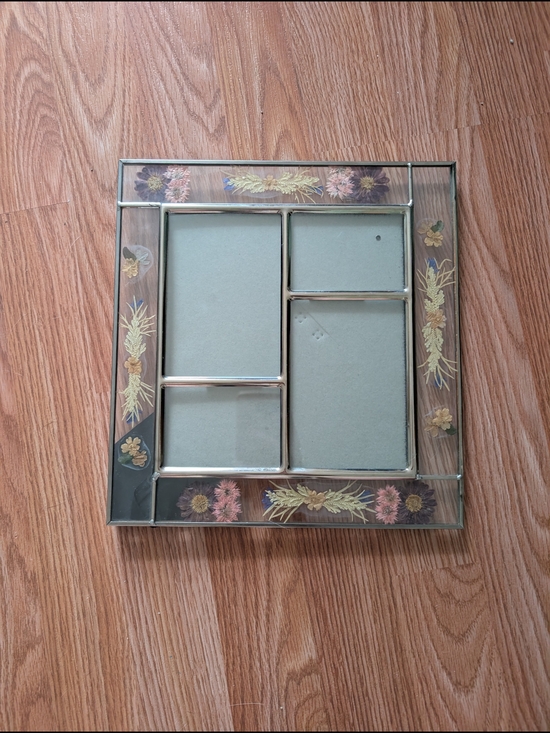 Vintage Other - Vintage Pressed Flower Glass Frame